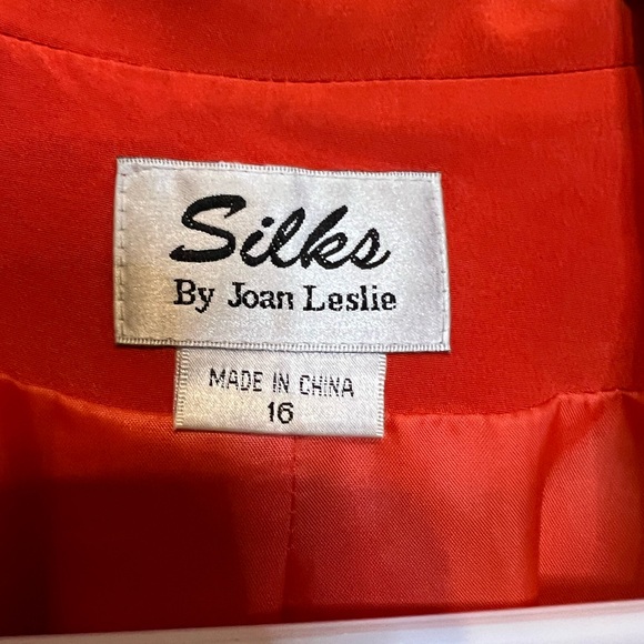 Silks by Jan Leslie Vibrant Orange Blazer. 100% silk. Size 16 - Picture 3 of 4